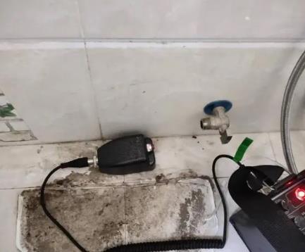 应城屋顶漏水维修公司分享下卫生间漏水的危害及解决方法